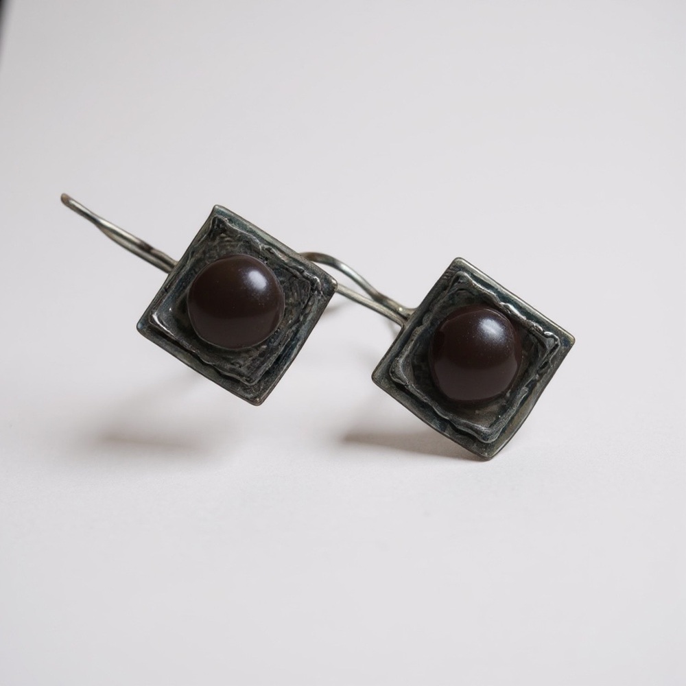 Silpada Iridescent Pearl fishhook earrings